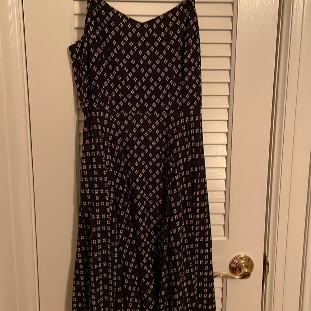 Old navy black and white dress great condition